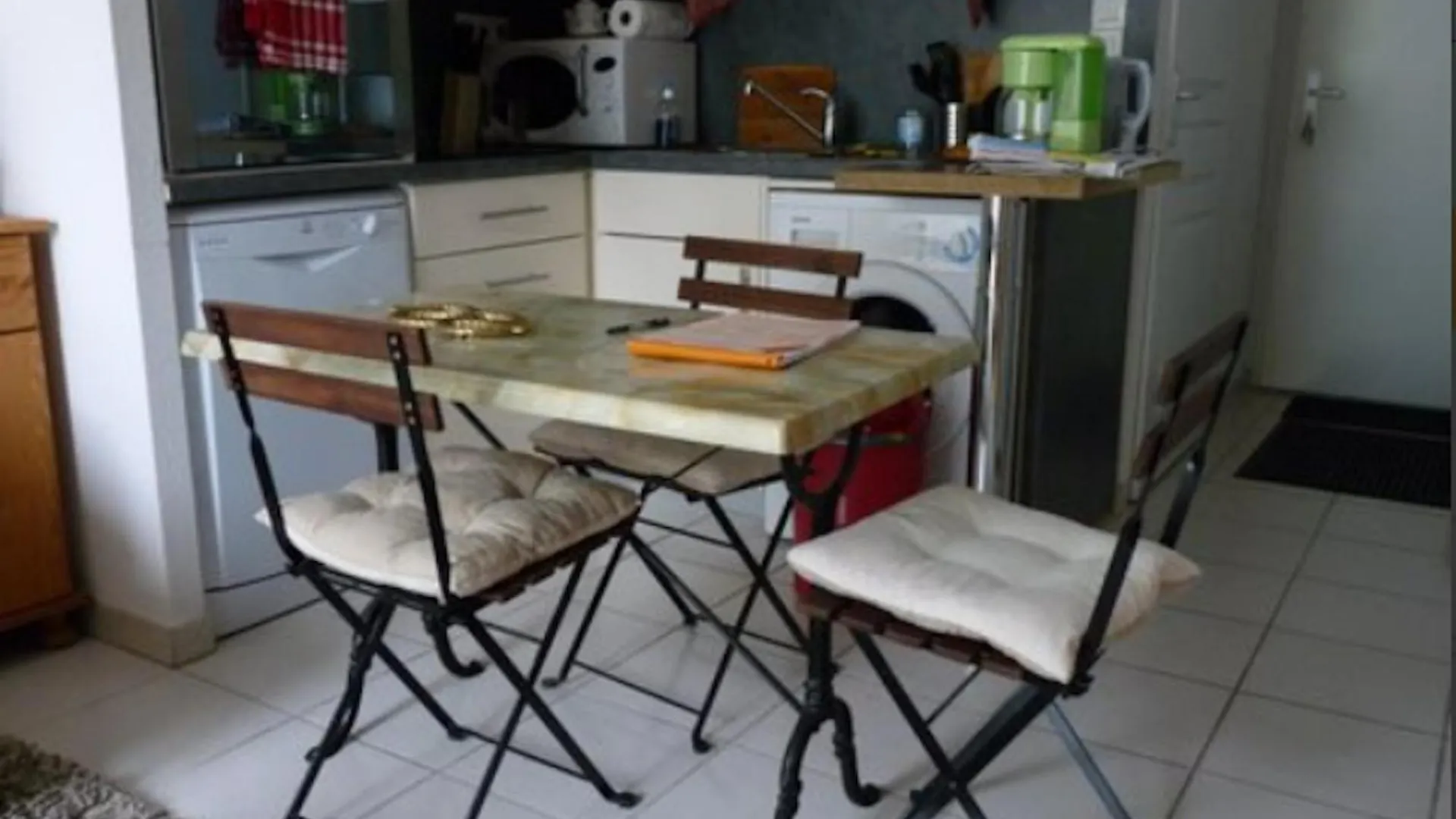 Apartment Appartement Cosy A Saint Mamet 36 M² Vue Montagne France